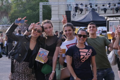 Agrandir l'image 4 sur 36, fenêtre modale