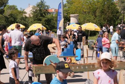 Agrandir l'image 16 sur 33, fenêtre modale