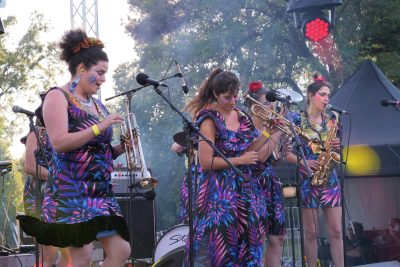 Agrandir l'image 6 sur 43, fenêtre modale