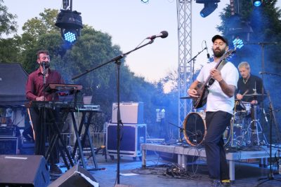 Agrandir l'image 3 sur 43, fenêtre modale