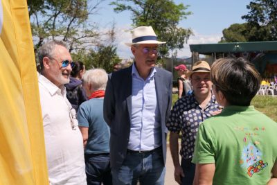 Agrandir l'image 12 sur 33, fenêtre modale